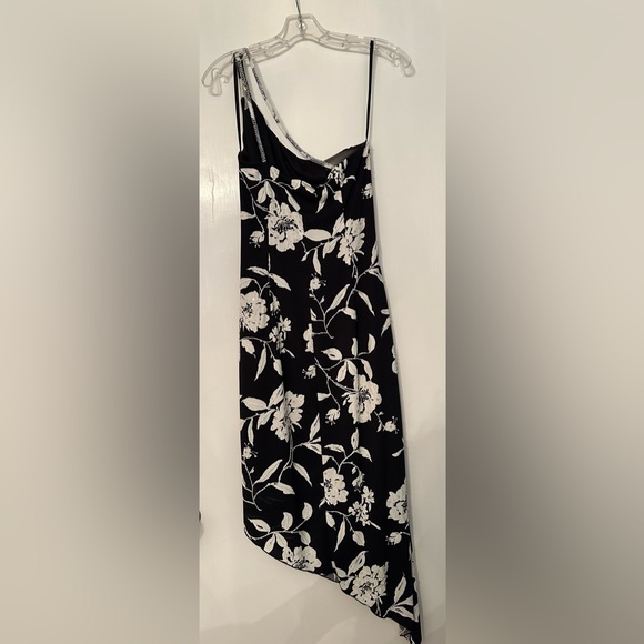 Vintage caché black/white floral one shoulder gown - Picture 4 of 5